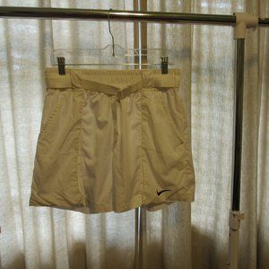 NIKE WOMEN'S SHORTS - WHITE - SIZE L